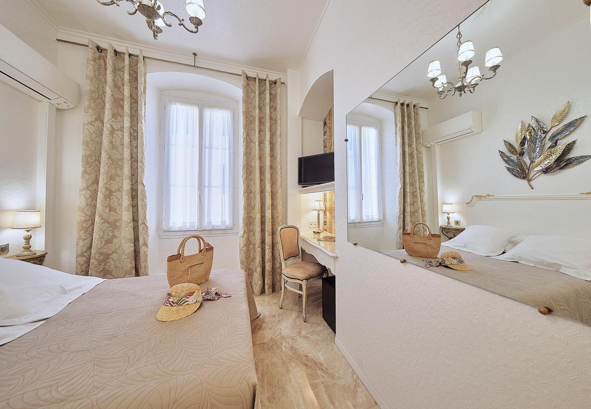 Hotel Le Magnolia Calvi  Zewnętrze zdjęcie