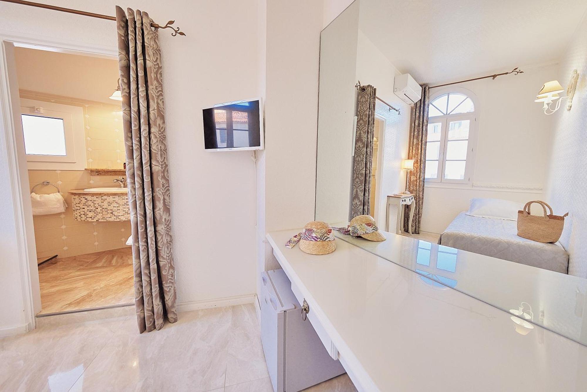 Hotel Le Magnolia Calvi  Zewnętrze zdjęcie